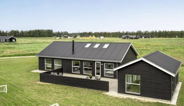 "Anike" - 1.6km from the sea by Interhome