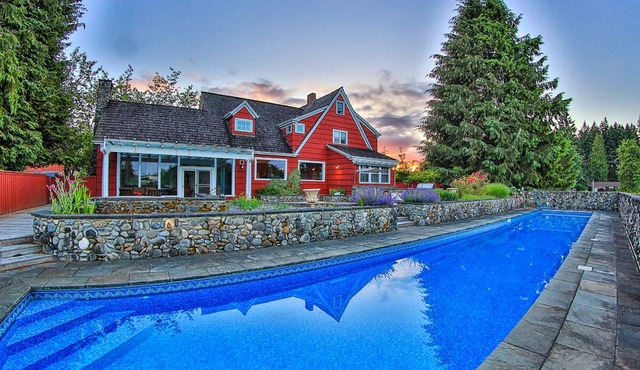 Animal Sanctuary, Horses, Pool, Spa, Small Weddings