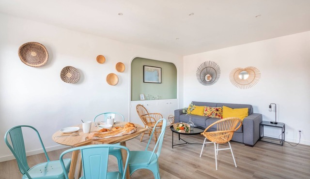ANIS - LES COCONS - One Bedroom Apartment, Sleeps 2