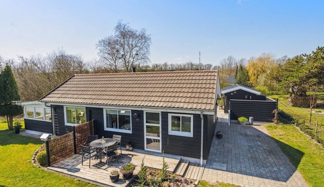 "Anisa" - 400m from the sea by Interhome