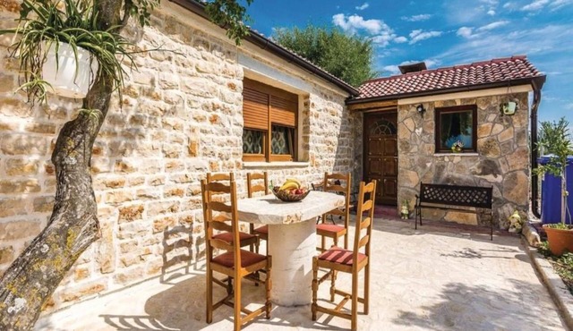 Anita 1 mit Pool by Interhome