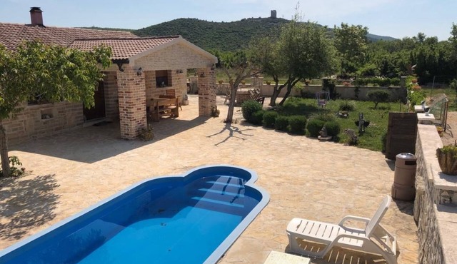 Anita 2 mit Pool by Interhome