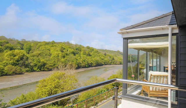 ANJOMA, pet friendly, country holiday cottage, with a garden in Looe