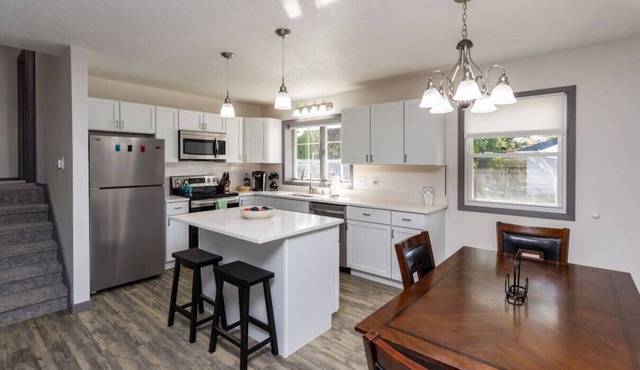 Ankeny Heights - A 4 bedroom and 2 bath home