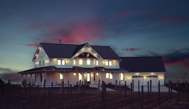 🐎 Ann Riley Farmhouse | In Yuba Vineyards | Near GLEF | Trailer & Pet-Friendly | Game Room➠8062