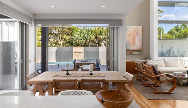 Anna - Superbly Stylish Luxury Townhouse with Private Pool