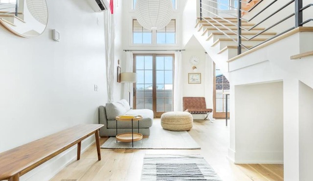 Annabelle 4A - Top Floor Loft Downtown With Patio