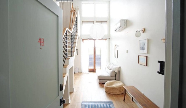 Annabelle 4B - Bright Loft With a Patio in Downtown Savannah