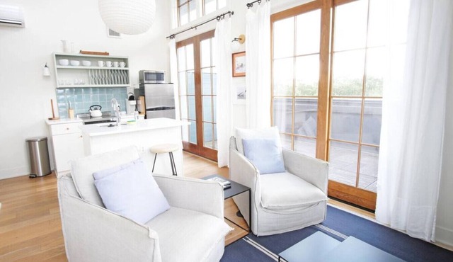 Annabelle 4D - Top-Floor 2 BR in Historic Downtown Savannah