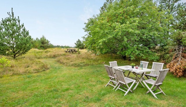 "Annalena" - 1.5km from the sea by Interhome