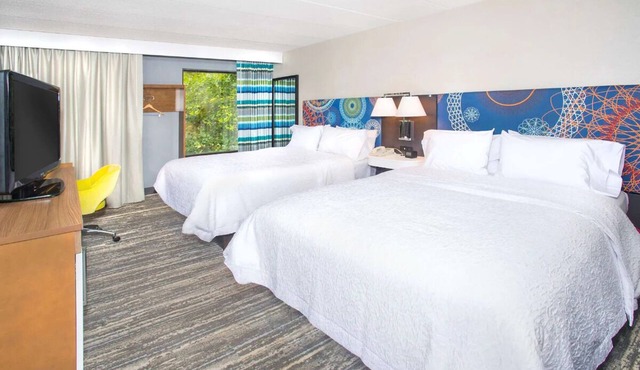 Annapolis Adventure: Room w/Outdoor Pool + Easy Access to Historic Sites