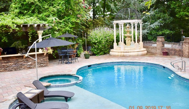 Annapolis Area Private, 3 Bedroom Pool, Jacuzzi & Sauna & Casino-Like Game Room