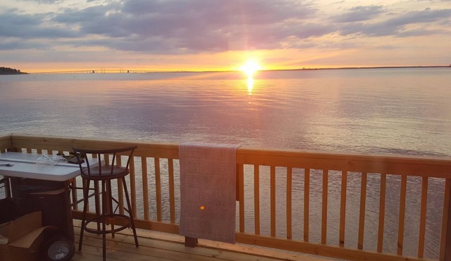 Annapolis Cozy Beachfront/Waterfront w/Chesapeake Bay Bridge view