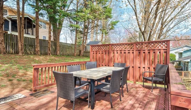 Annapolis Home | Fenced Yard | Pool Table | 10 Guests