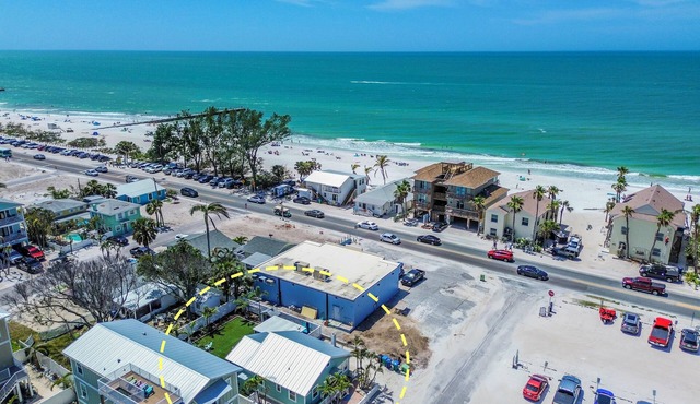 Annas Cottage | Old Florida Charm Steps To Beach