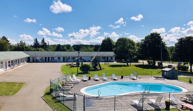 Anne Shirley Motel & Cottages