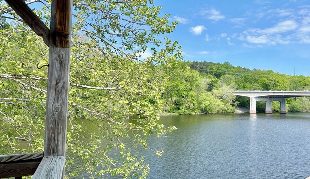 Anne’s Place river view, couples getaway, relax by the water, Historic Occoquan