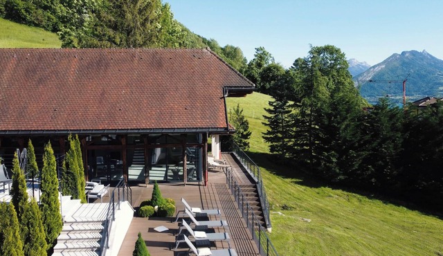 "Annecy Location Prestige: Villa Josephine – Stunning View of Lake Annecy"