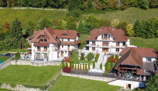Annecy Location Prestige – Domaine Bonaparte with Stunning Views of Lake Annecy