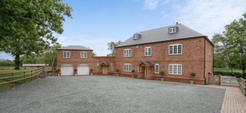 Annexe at The Chalet - A one bedroom annexe with gorgeous countryside views