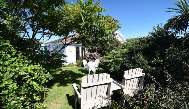 Annexe close to beach with views. Newly decorated & Sky Sports & Movies Package