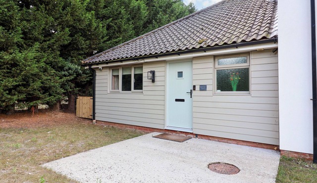 ANNEXE, pet friendly, with a garden in Brantham