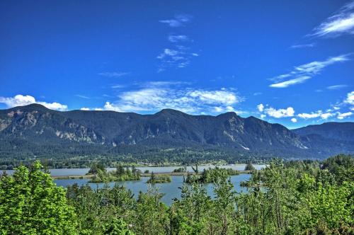 Anns Aerie Home with Gorgeous Views and Special Rates!