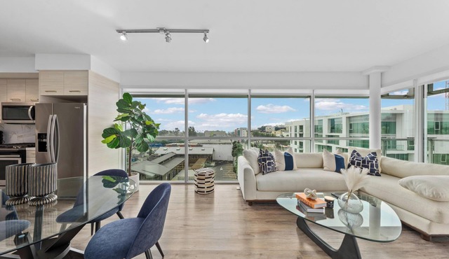 Anse Lasio' Penthouse Panoramic Ocean View Rooftop BBQ, Pool and Gym