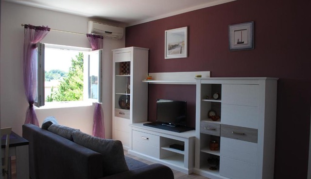 Ante Carov Apartment