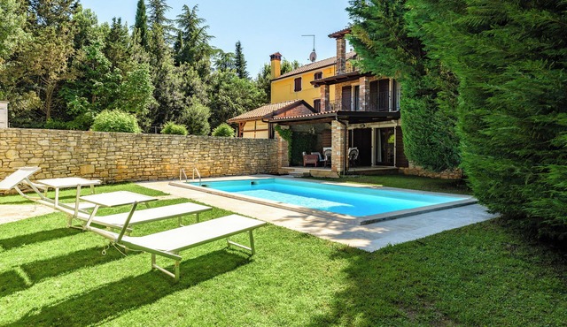 ANTHONY rural villa with private swimming pool