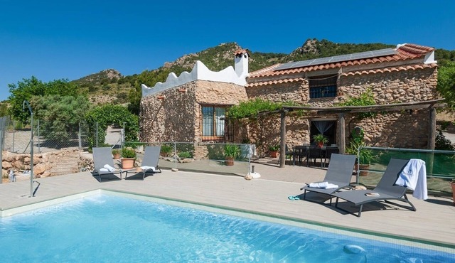 Antigua Casa Rufo Pozo Alcón by Ruralidays