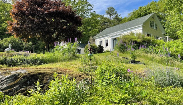 Antique Charm and Modern Comfort on Maine Waterfront