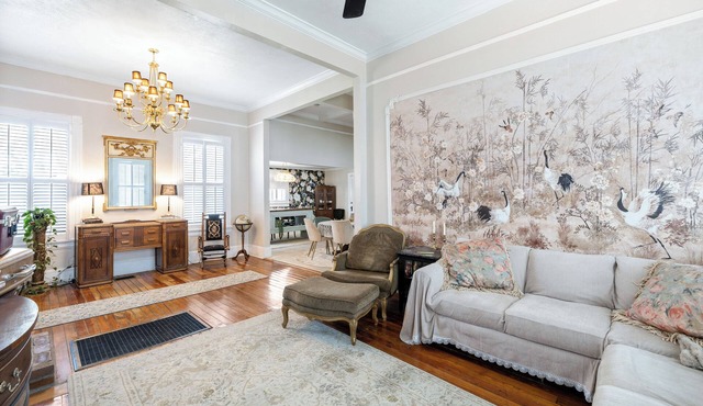 Antique charm! Spacious home in heart of Midtown