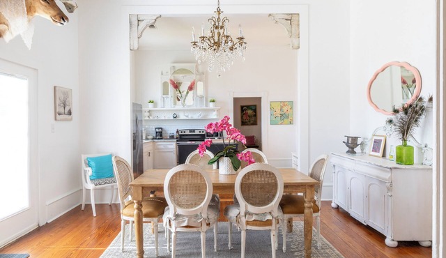 Antique-lover's dream home | Located in Burton | 10 min. from Round Top!