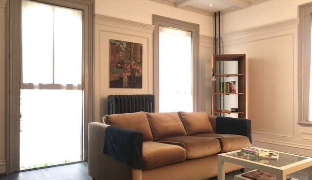 Antique Uptown Charmer w/Five-Star Modern Kitchen