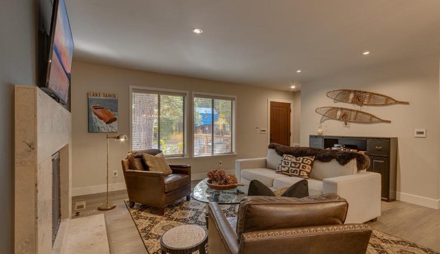 Antler House- Quiet, Charming Cabin w Cozy Fireplace, Close to Skiing