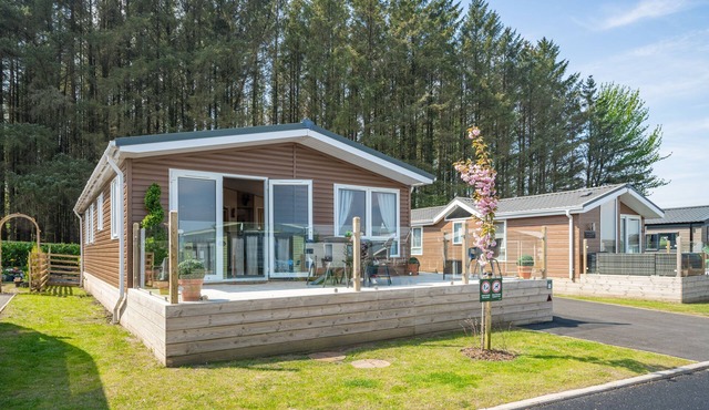 Antler Lodge - Meadows Retreat Lodge Park