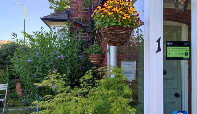 Anton Guest House B&B