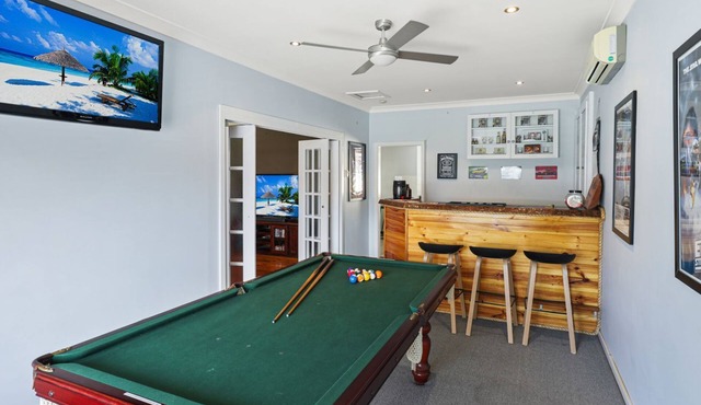 Anzac Cottage – A Pet-Friendly Escape with Games Room, Minutes from Wineries