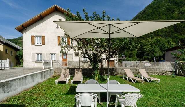 Apartment "Gîte Zen Attitude" with Mountain View, Private Whirlpool & Wi-Fi