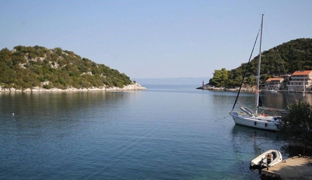 Apartment Milan (103801-A2) - Zaklopatica - island Lastovo