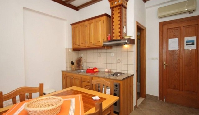 Apartment Milan (103801-A6) - Zaklopatica - island Lastovo