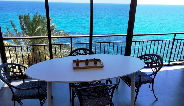Aparment, very first line of sea Coveta Fuma with stunning sea views