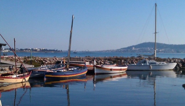 Apart 1 (Sleeps 4/6) Overlooking Etang De Thau Bouzigues, Languedoc-Roussillon