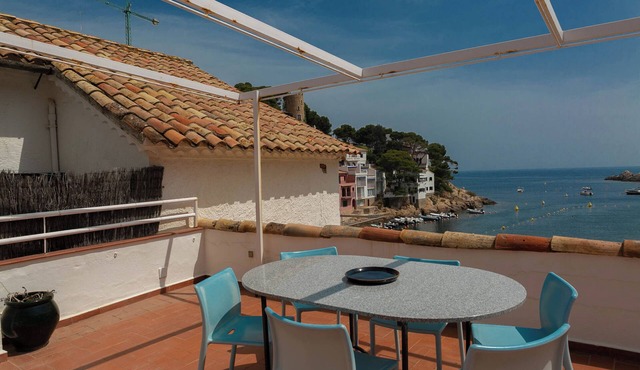 Apart. 1st sea line in Sa Tuna, Begur (H85)