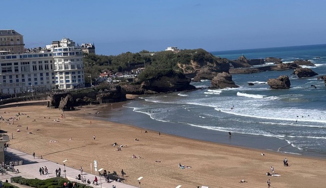 Apart 4 pers. with swimming pool and unbelievable view on ocean !