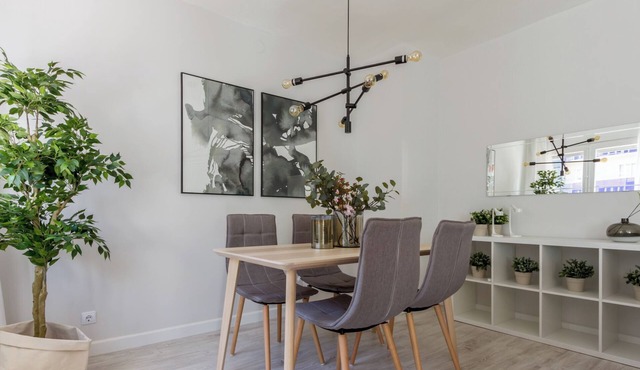 APART. CENTRALLY LOCATED WITH PARKING AND RECHARGING POINT