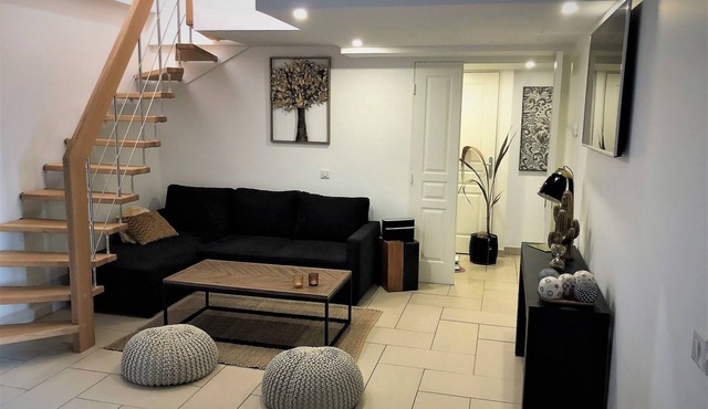 APART DUPLEX CLIMATISE WITH TERRACE IDEALLY LOCATED; 3 BEDROOMS 2 bathrooms