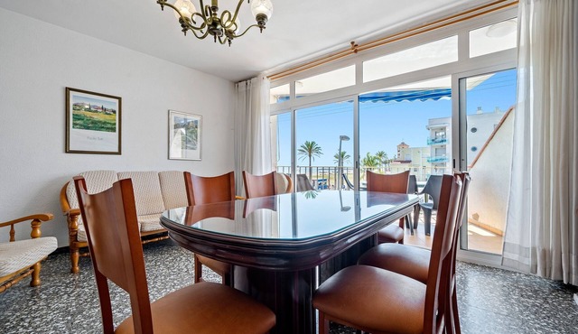Apartment 'Edificio Victoria 1º-2ª' with Sea View, Private Terrace and Wi-Fi