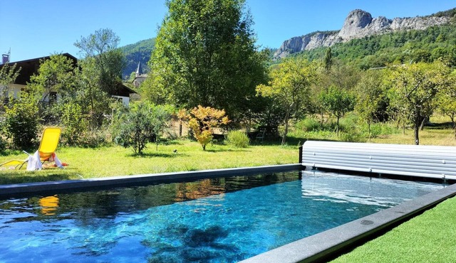 Apartment 'Le Gîte Des Trois Seigneurs' with Mountain View, Shared Pool and Wi-Fi